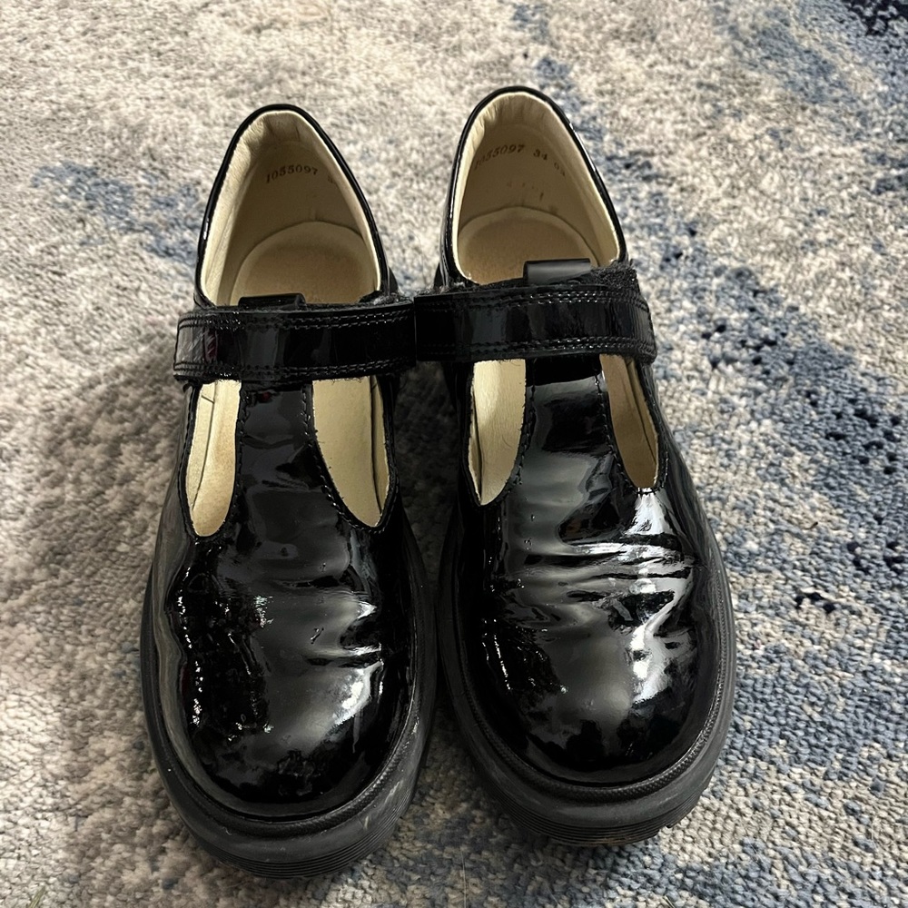 Patent leather t straps youth size 2